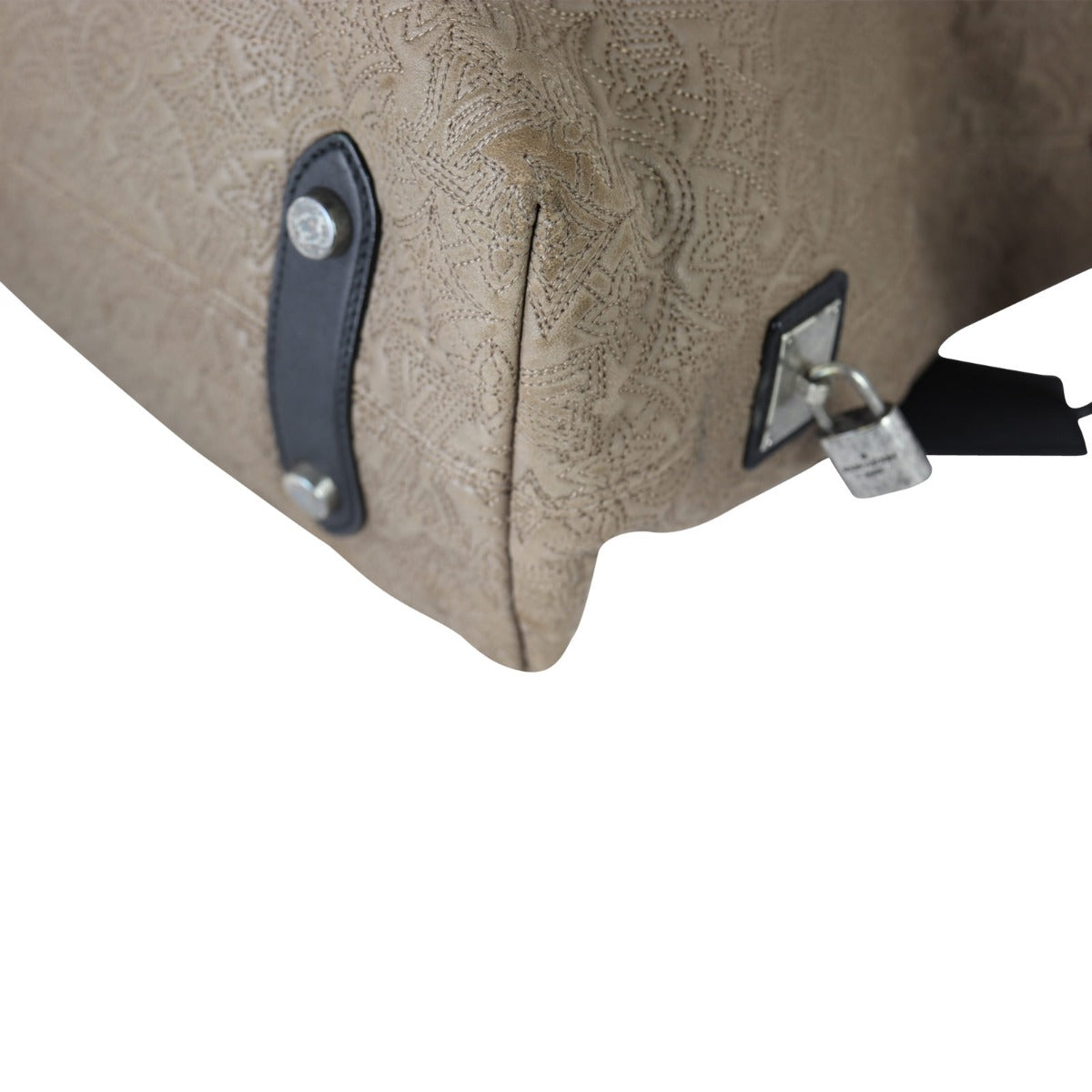 Louis Vuitton Fumee Hobo GM Monogram Antheia Corner Closeup