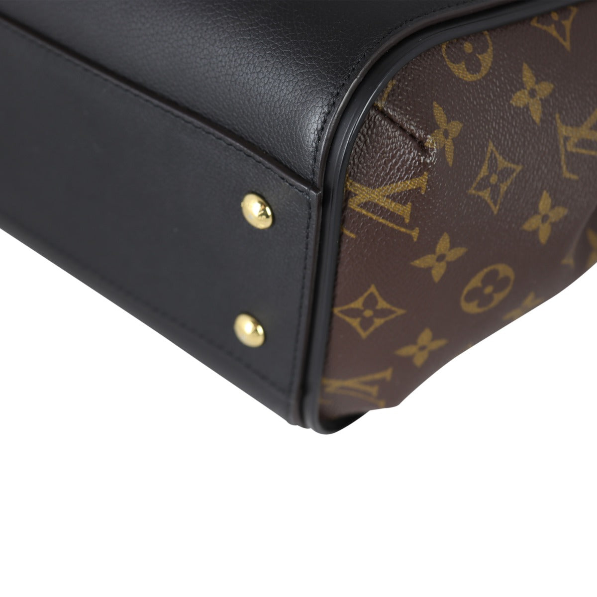 Louis Vuitton Kimono PM Monogram Corner Closeup