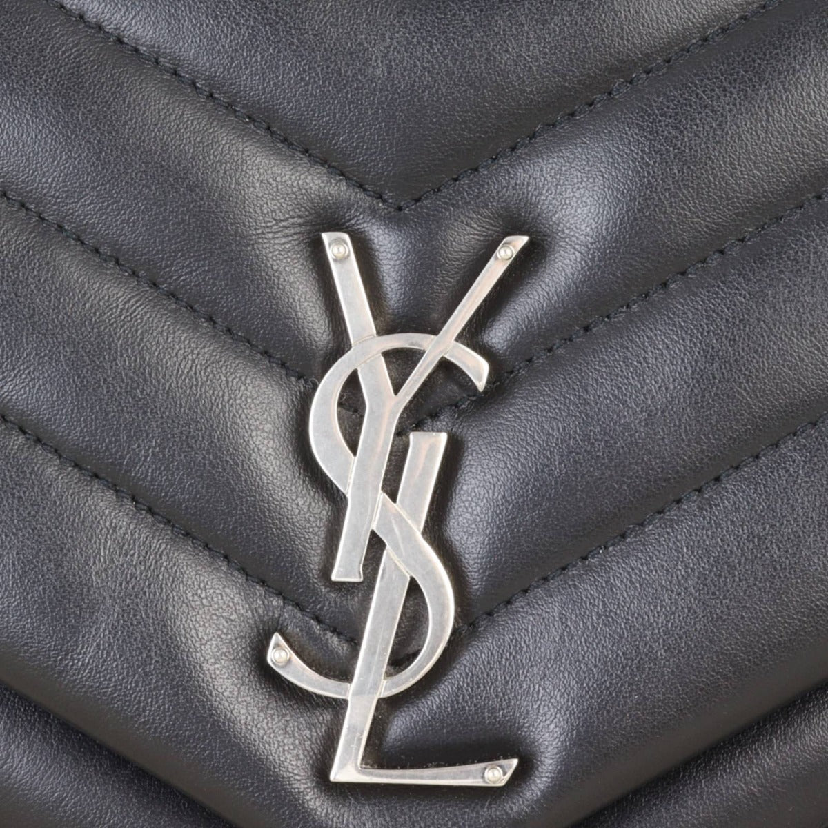 Saint Laurent Loulou Medium