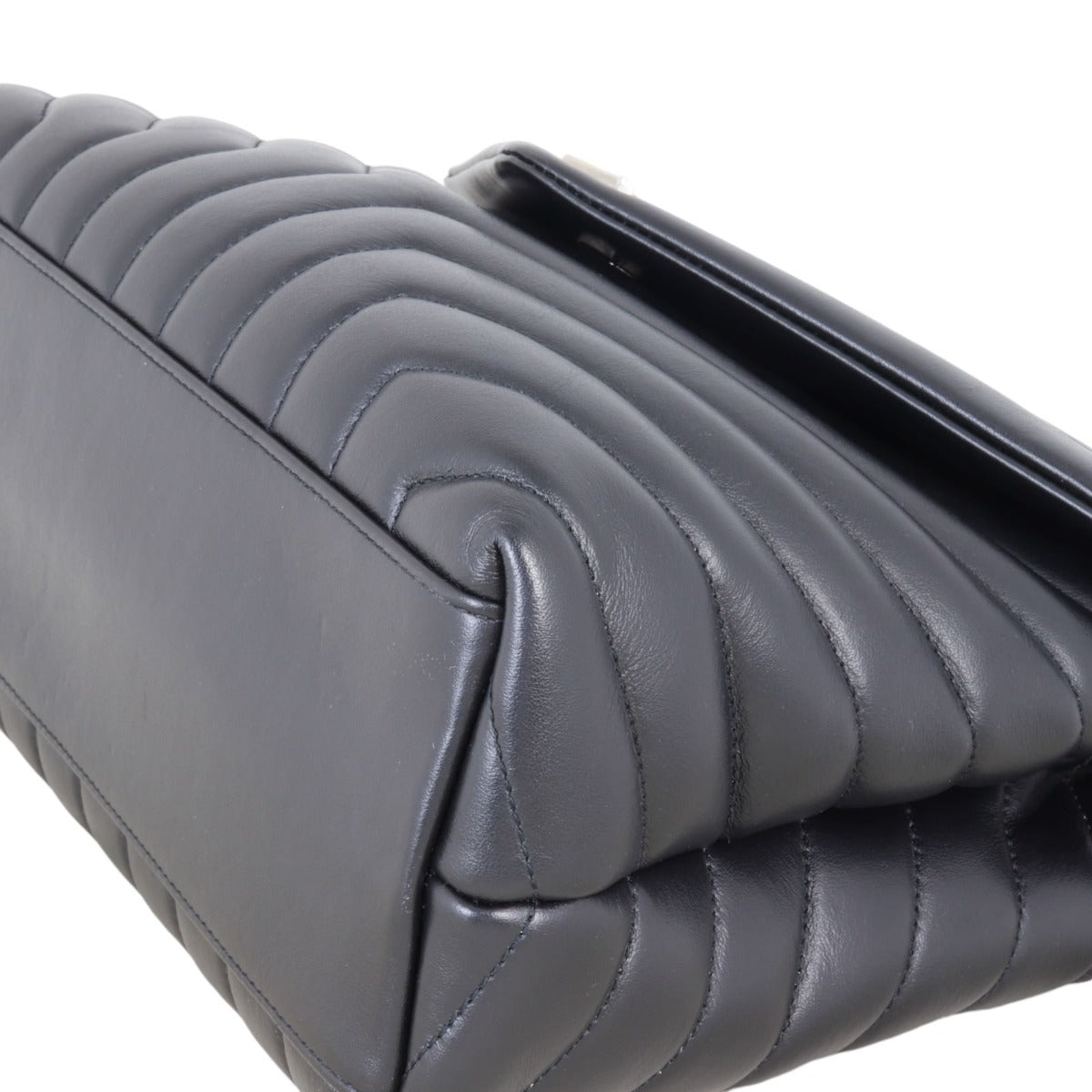 Saint Laurent Loulou Medium