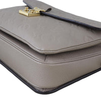 Louis Vuitton Pochette Metis Monogram Empreinte