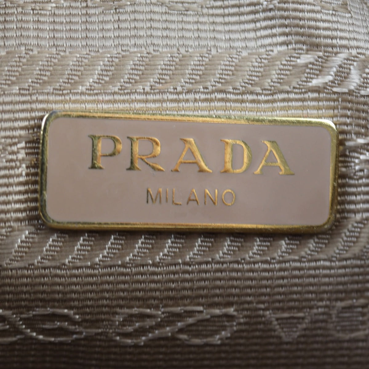 Prada Re-edition 2005 Saffiano Shoulder Bag