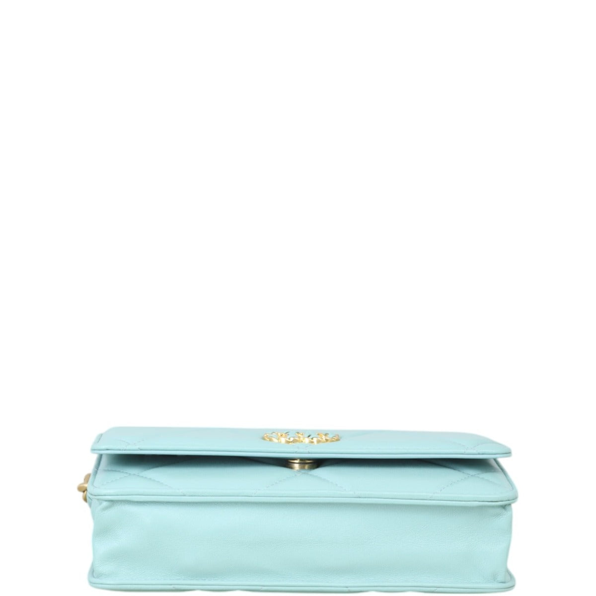 Chanel 19 Wallet On Chain