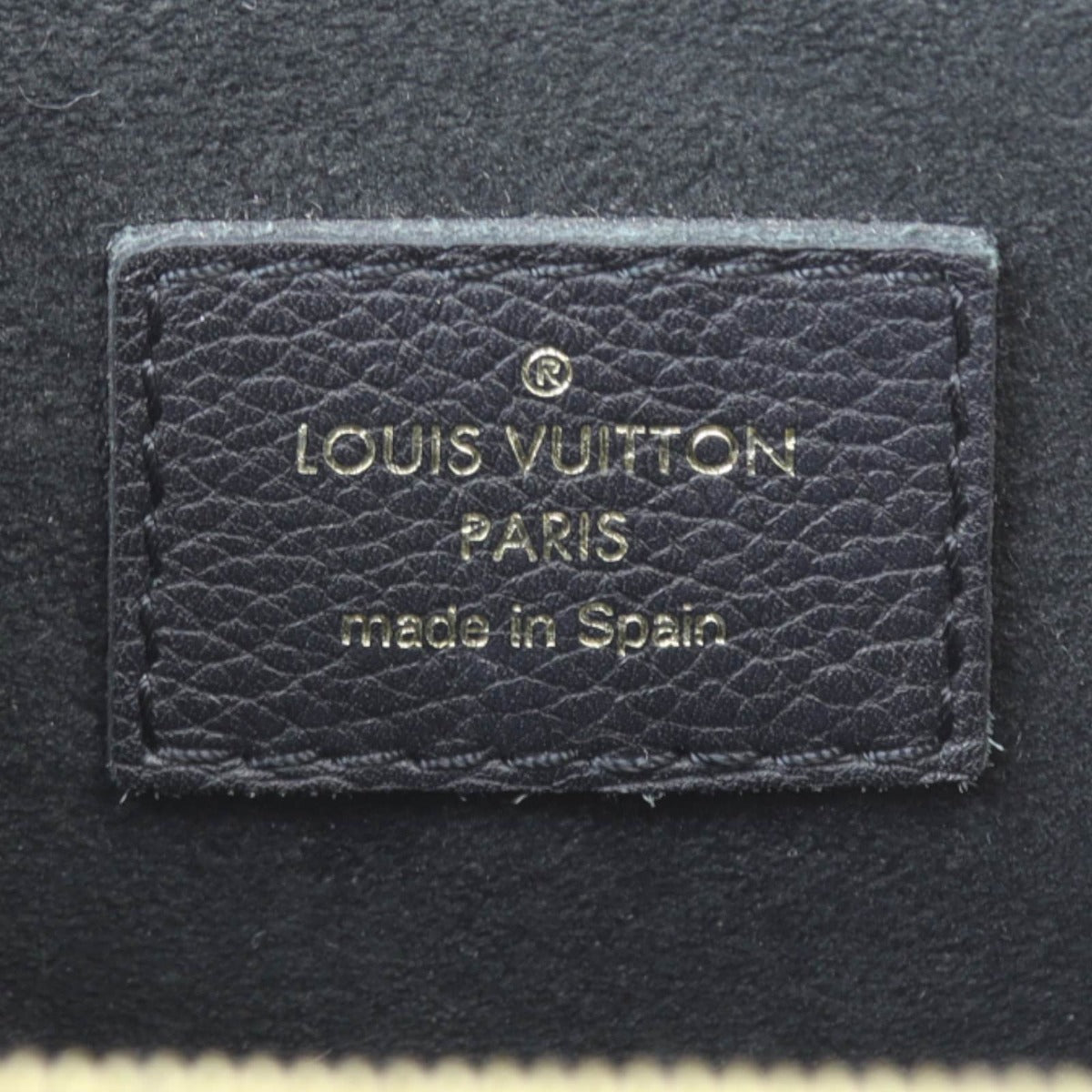 Louis Vuitton Victoire Monogram
