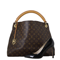 Louis Vuitton Artsy MM Monogram