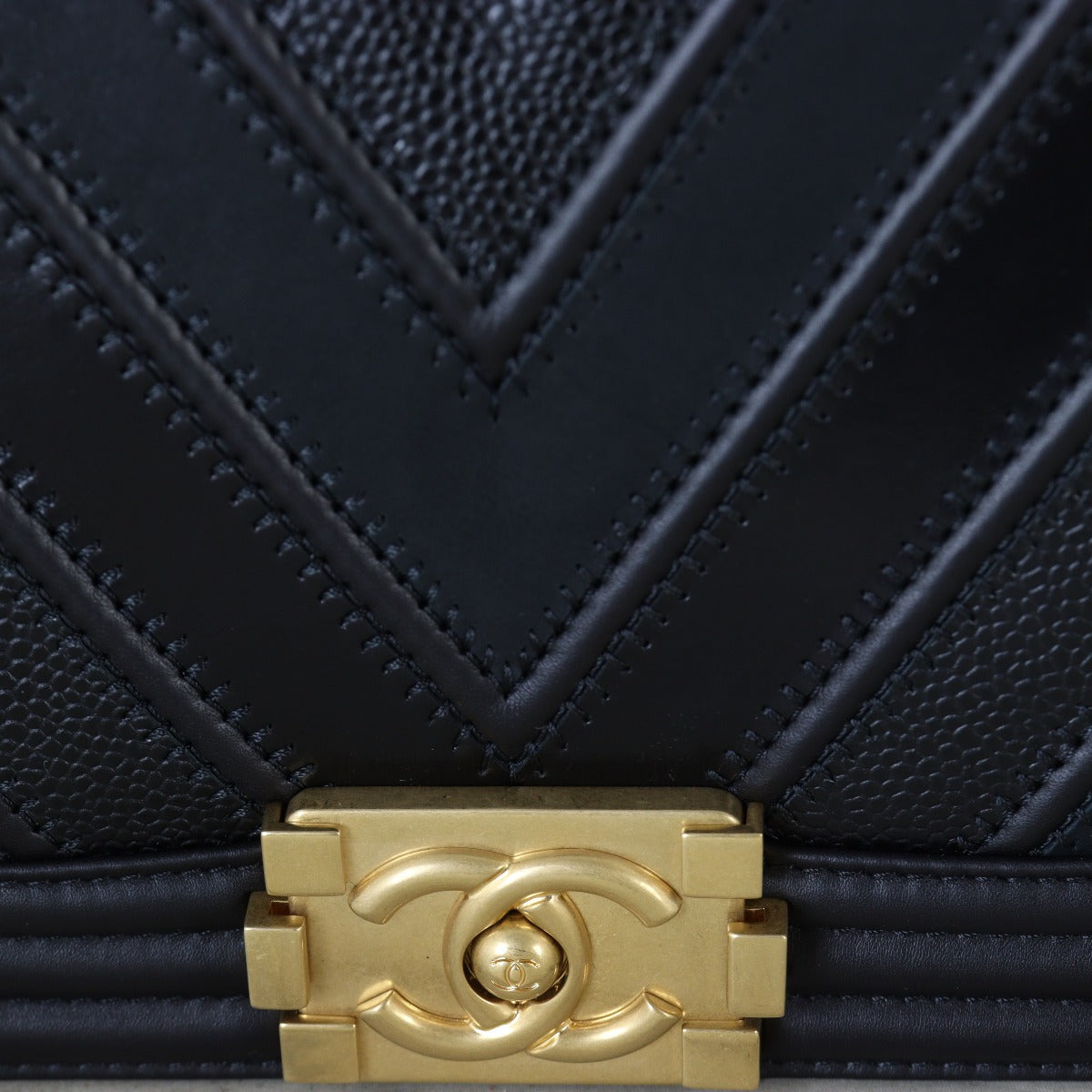 Chanel Boy New Medium Chevron