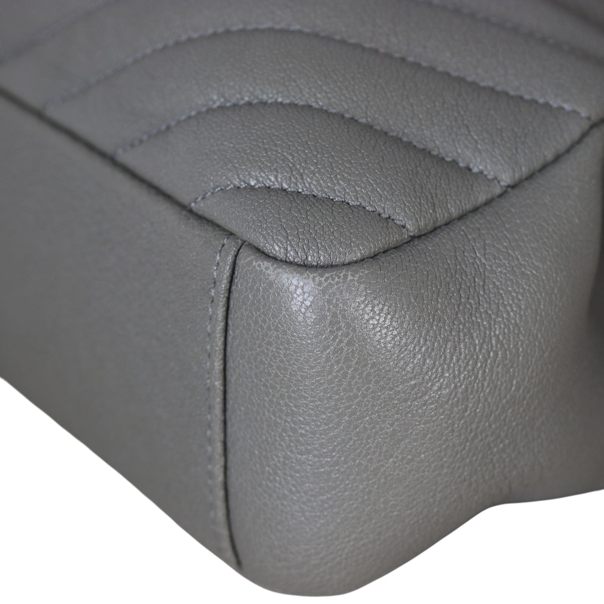 Saint Laurent College Medium