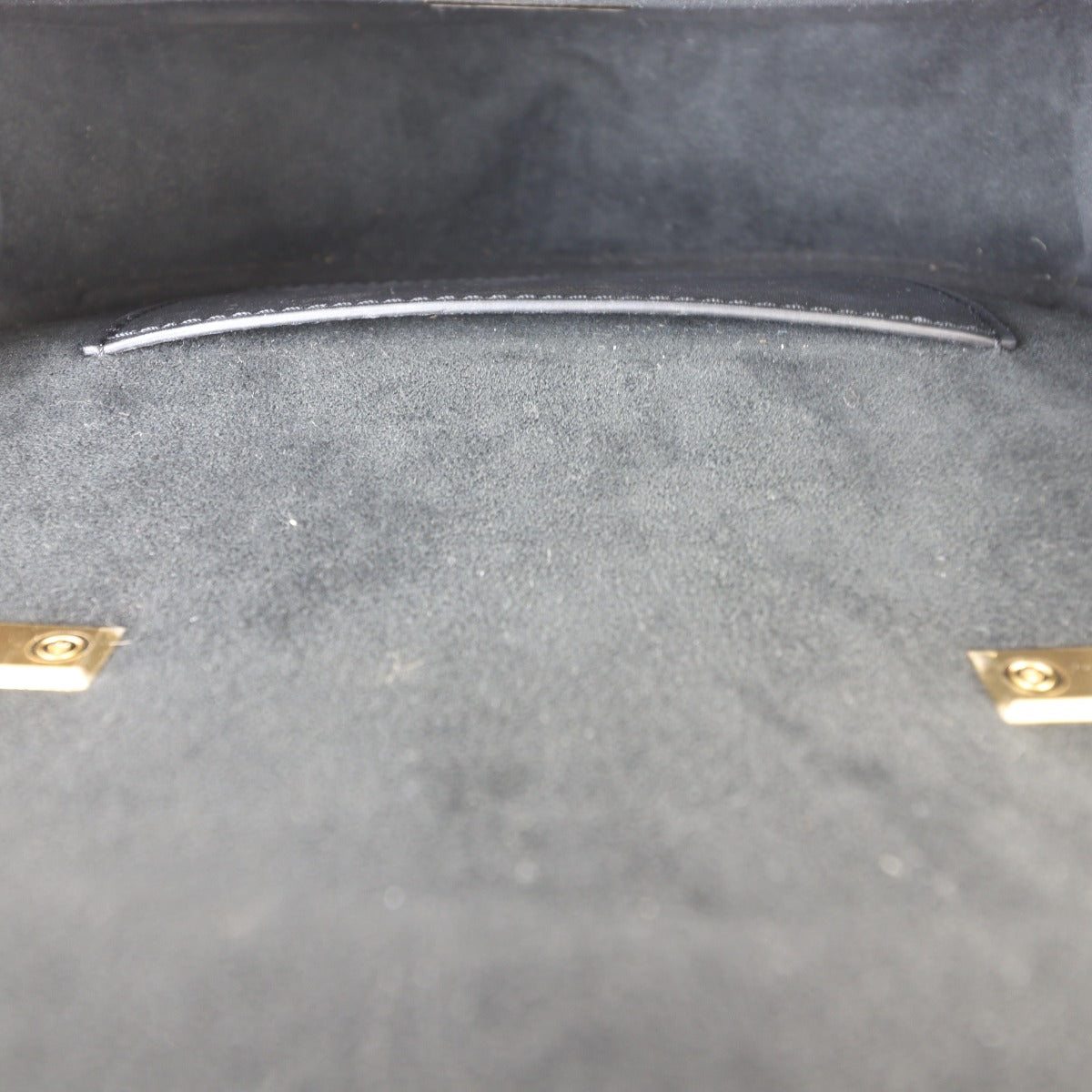 Louis Vuitton Tilsitt Monogram Reverse