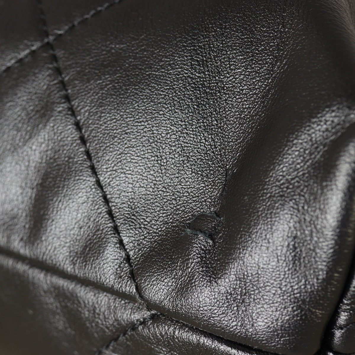 Chanel 22 Hobo Medium