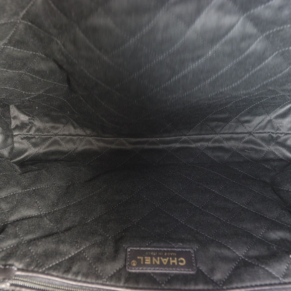 Chanel 22 Hobo Medium