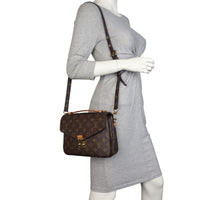 Louis Vuitton Pochette Metis Monogram