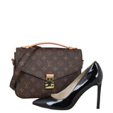 Louis Vuitton Pochette Metis Monogram