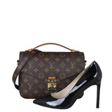 Louis Vuitton Pochette Metis Monogram