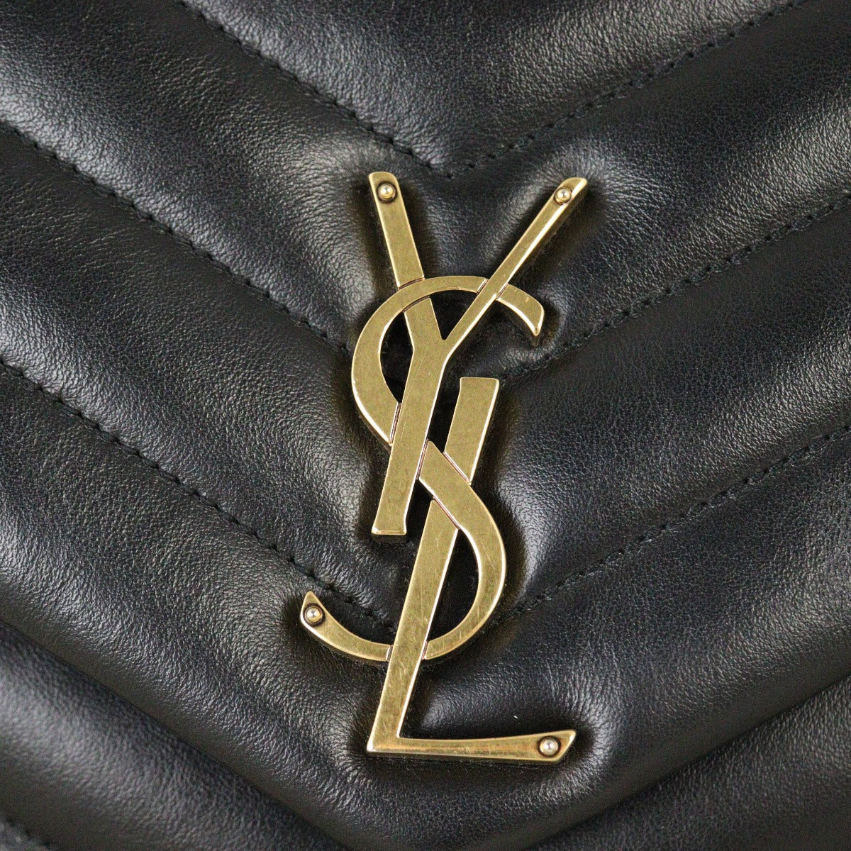 Saint Laurent Loulou Medium