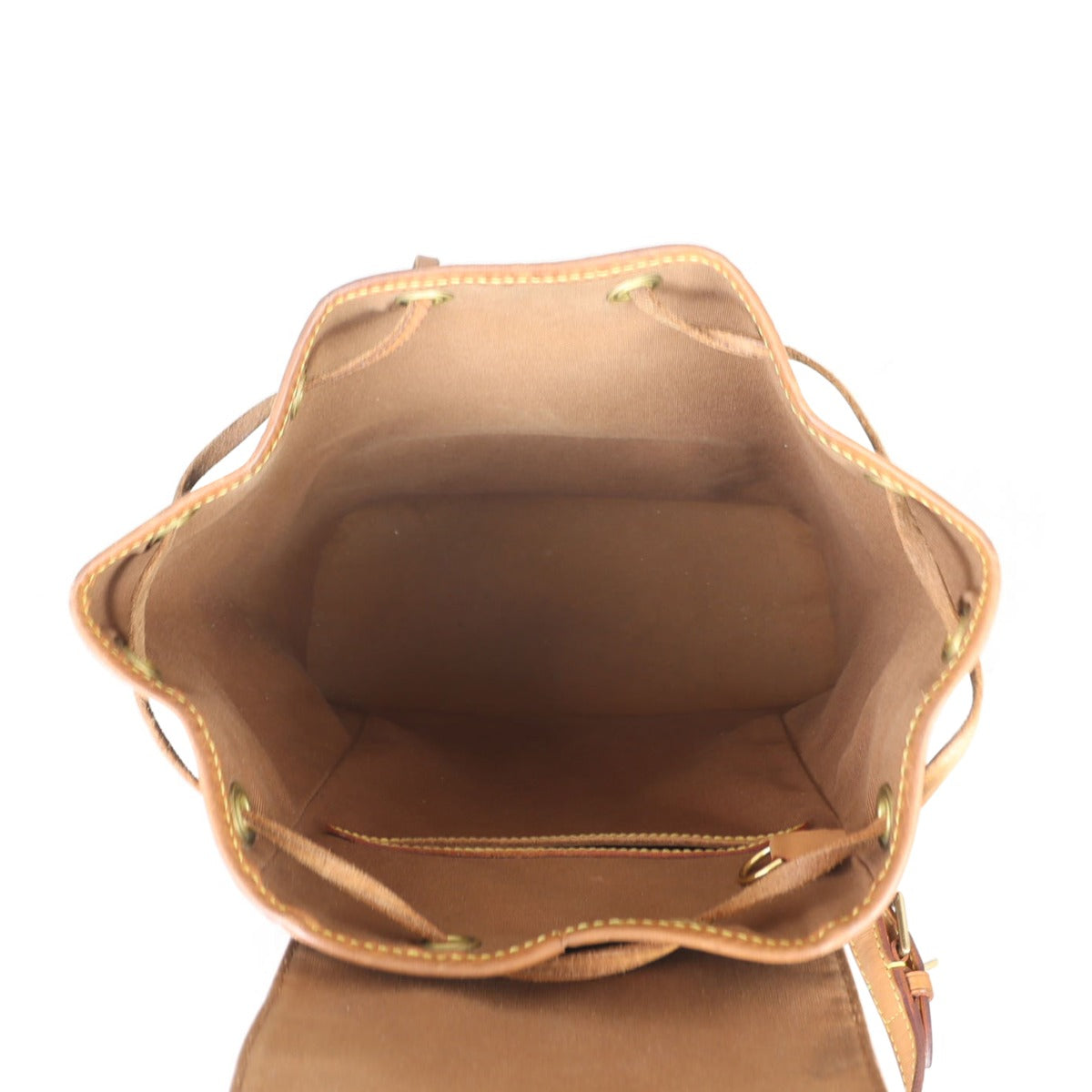 Louis Vuitton Montsouris MM Monogram Whole interior
