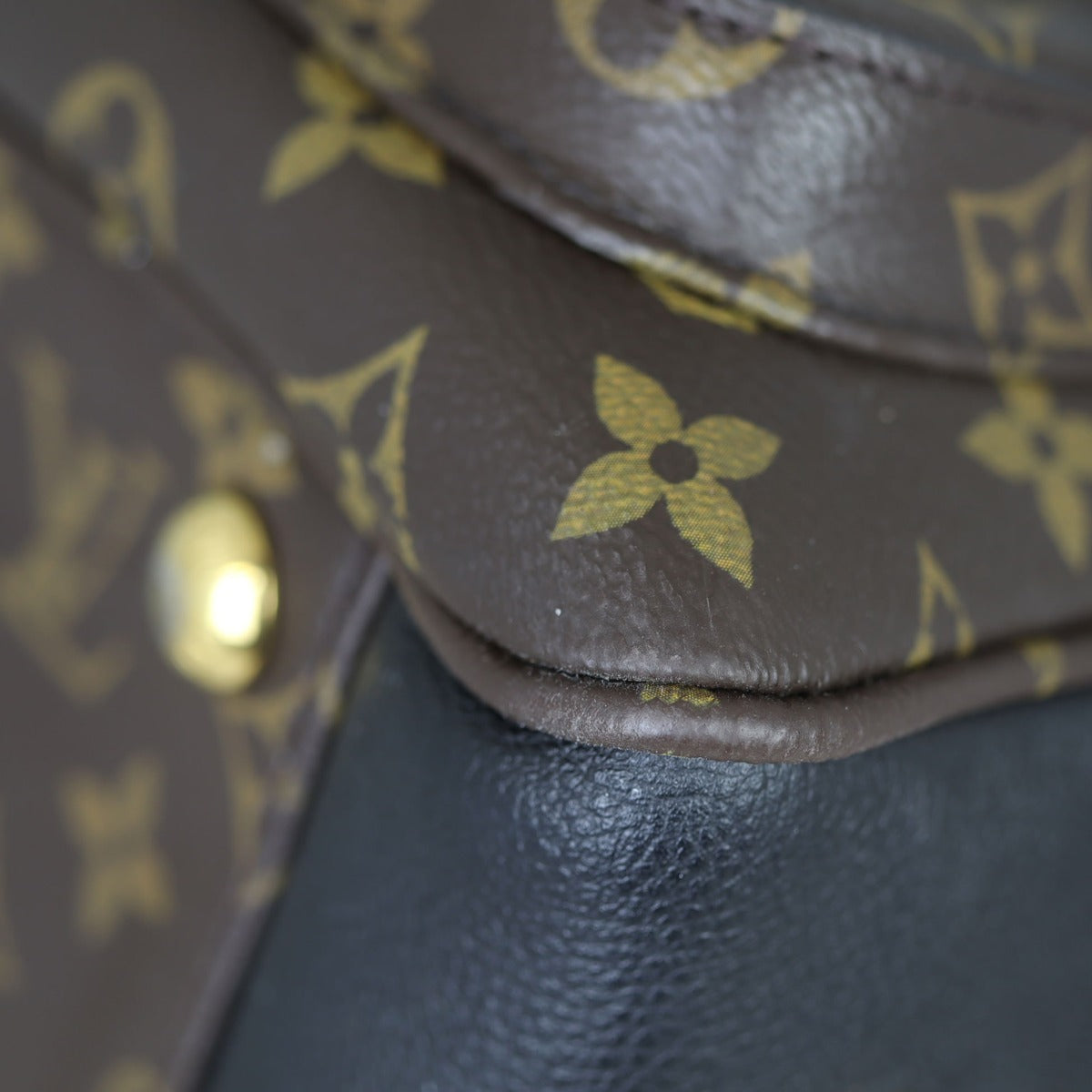 Louis Vuitton Manhattan NM Monogram Corner
