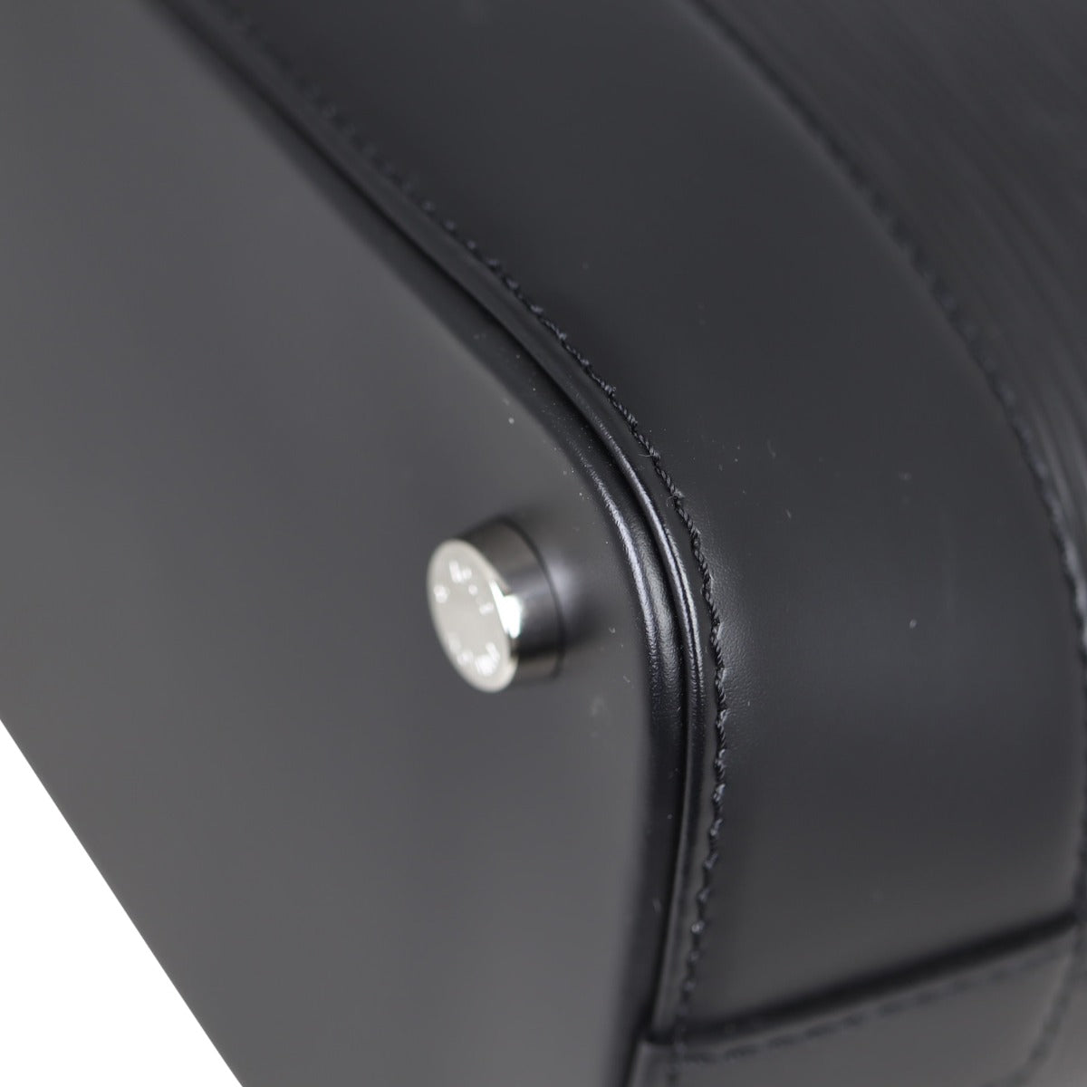 Louis Vuitton Mirabeau GM Epi Corner
