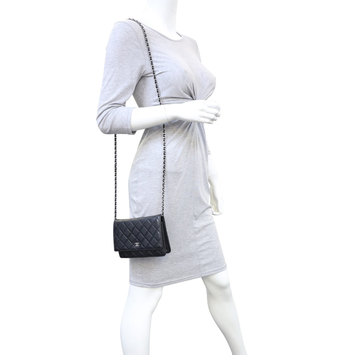 Chanel Classic Wallet on Chain Mannequin
