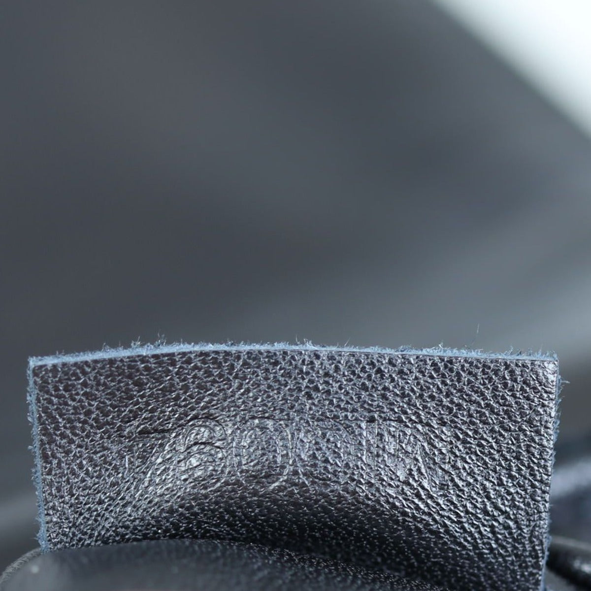 Louis Vuitton Irvine Alligator Velours Limited Edition Bag Date code
