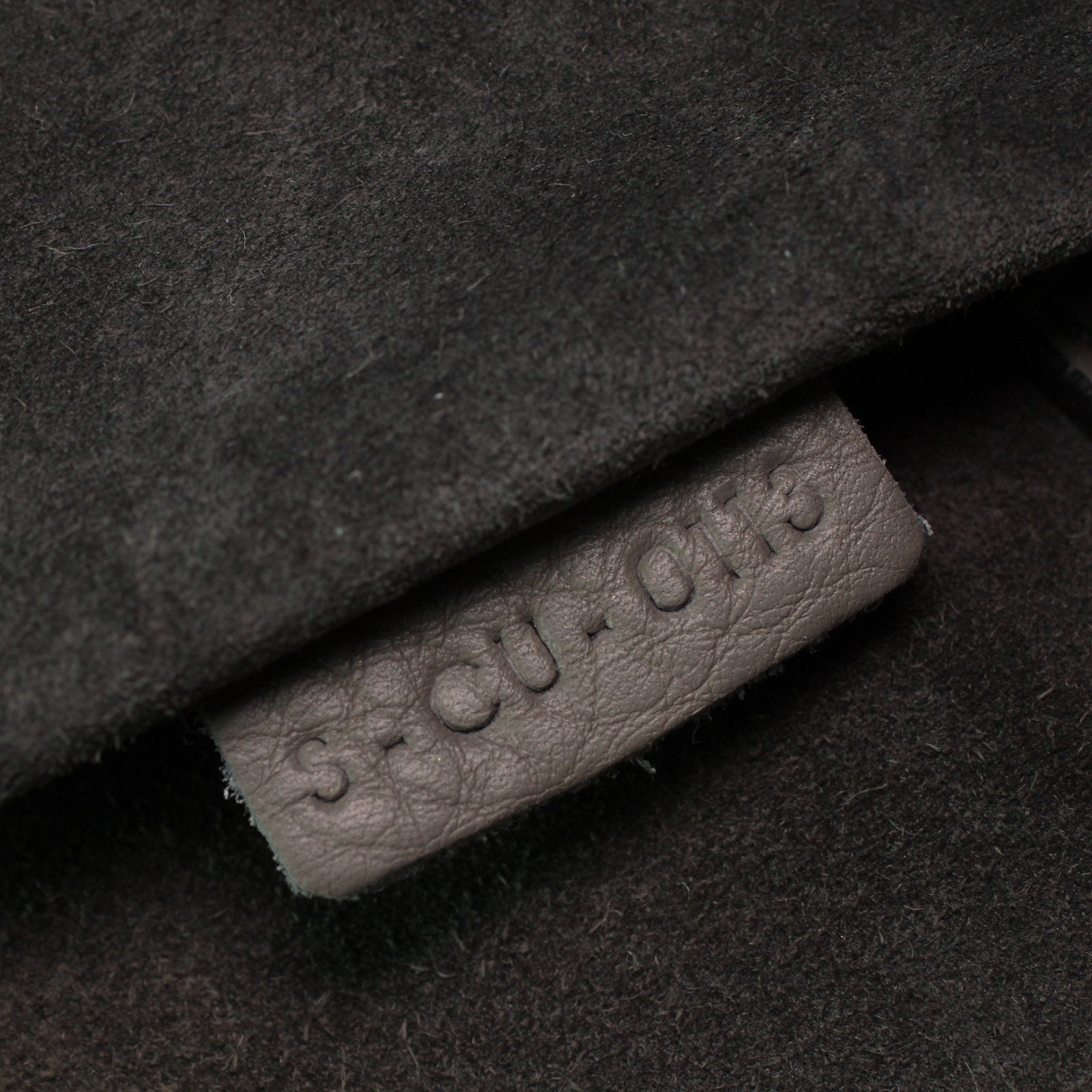 Celine Luggage Phantom Medium Serial Code