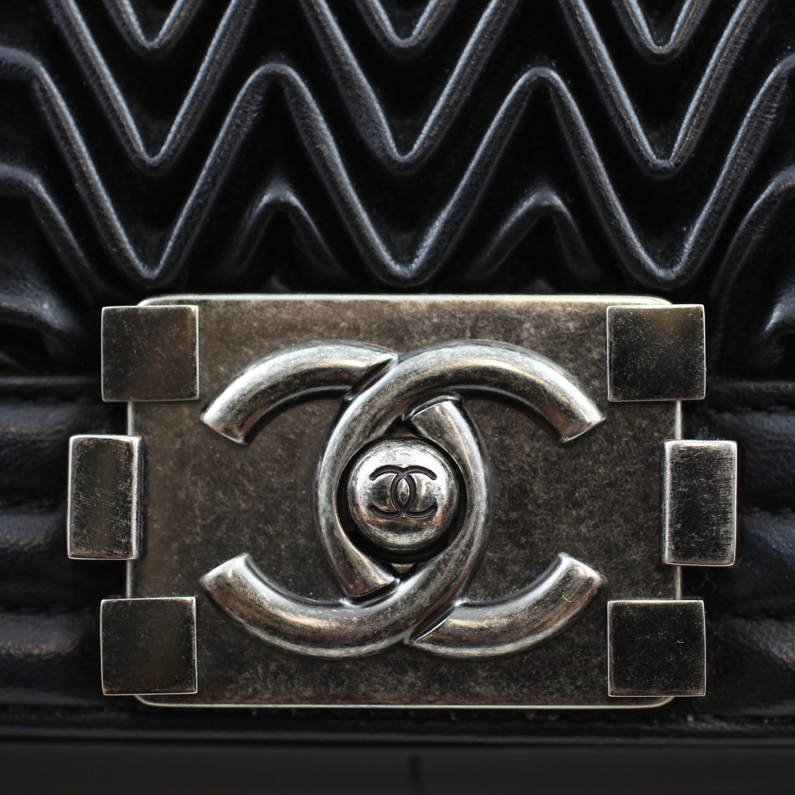 Chanel Pleated Boy Old Medium Clasp