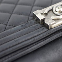 Chanel Boy Large edge