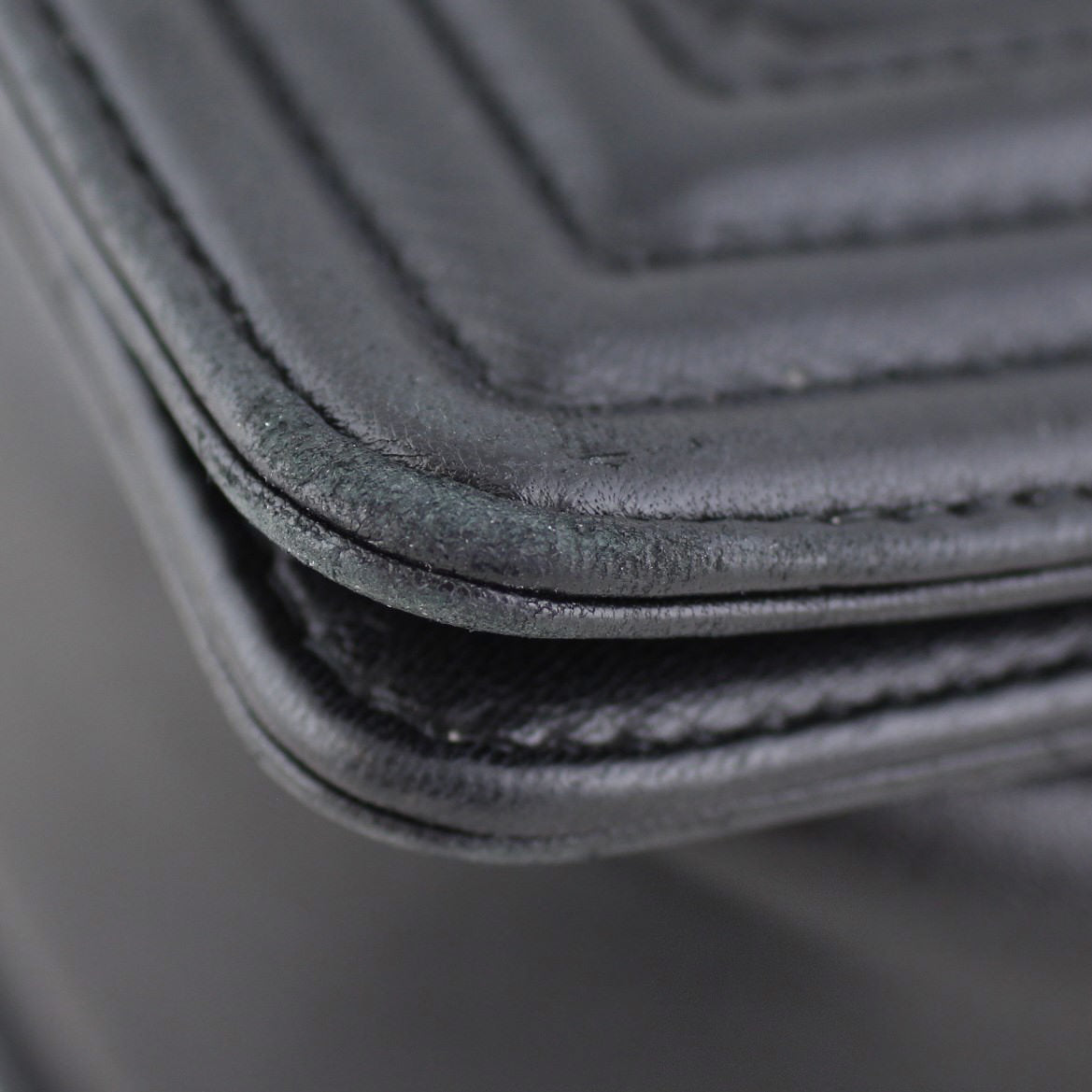 Chanel Boy Bag New Medium Edge