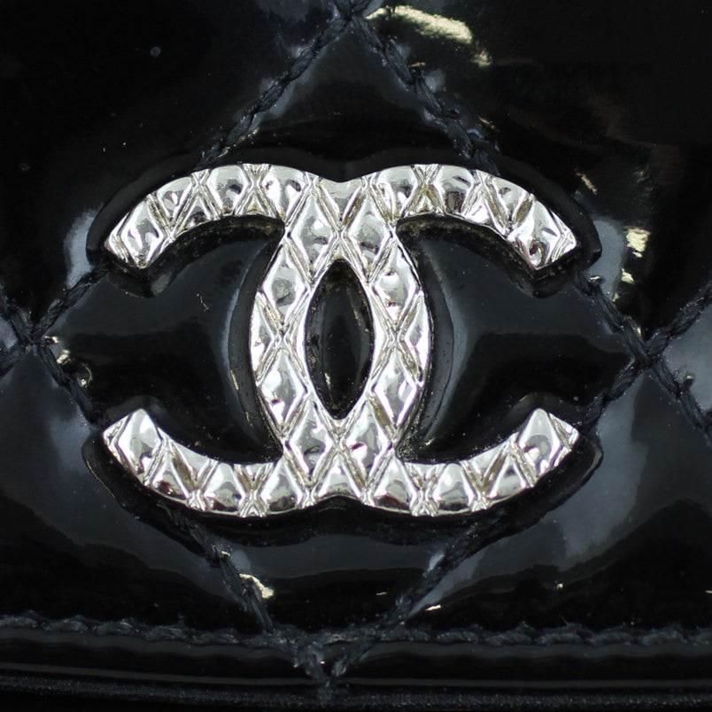 Chanel Brilliant Wallet on Chain Logo