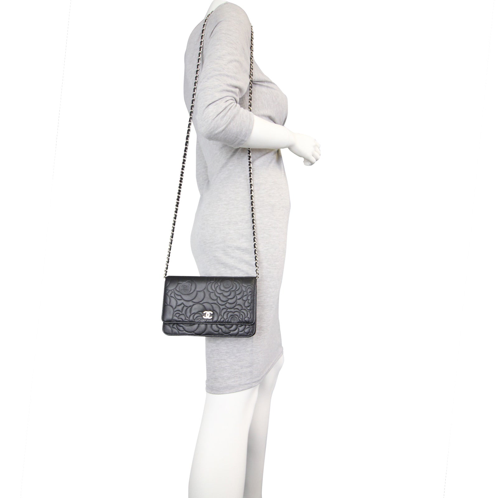 Chanel Camellia Wallet on Chain Mannequin13