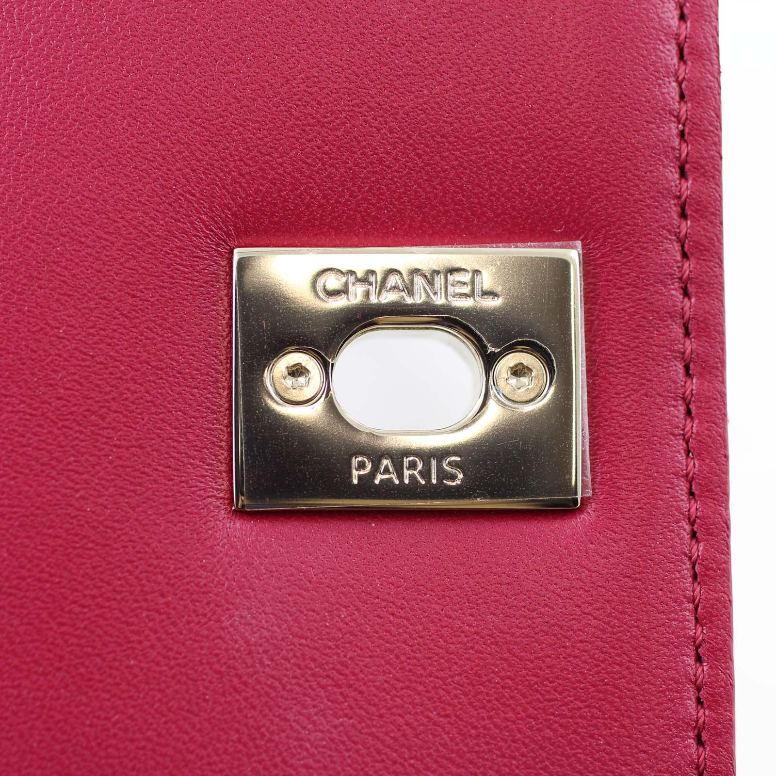 Chanel Carry Chic Small Chanel Plate