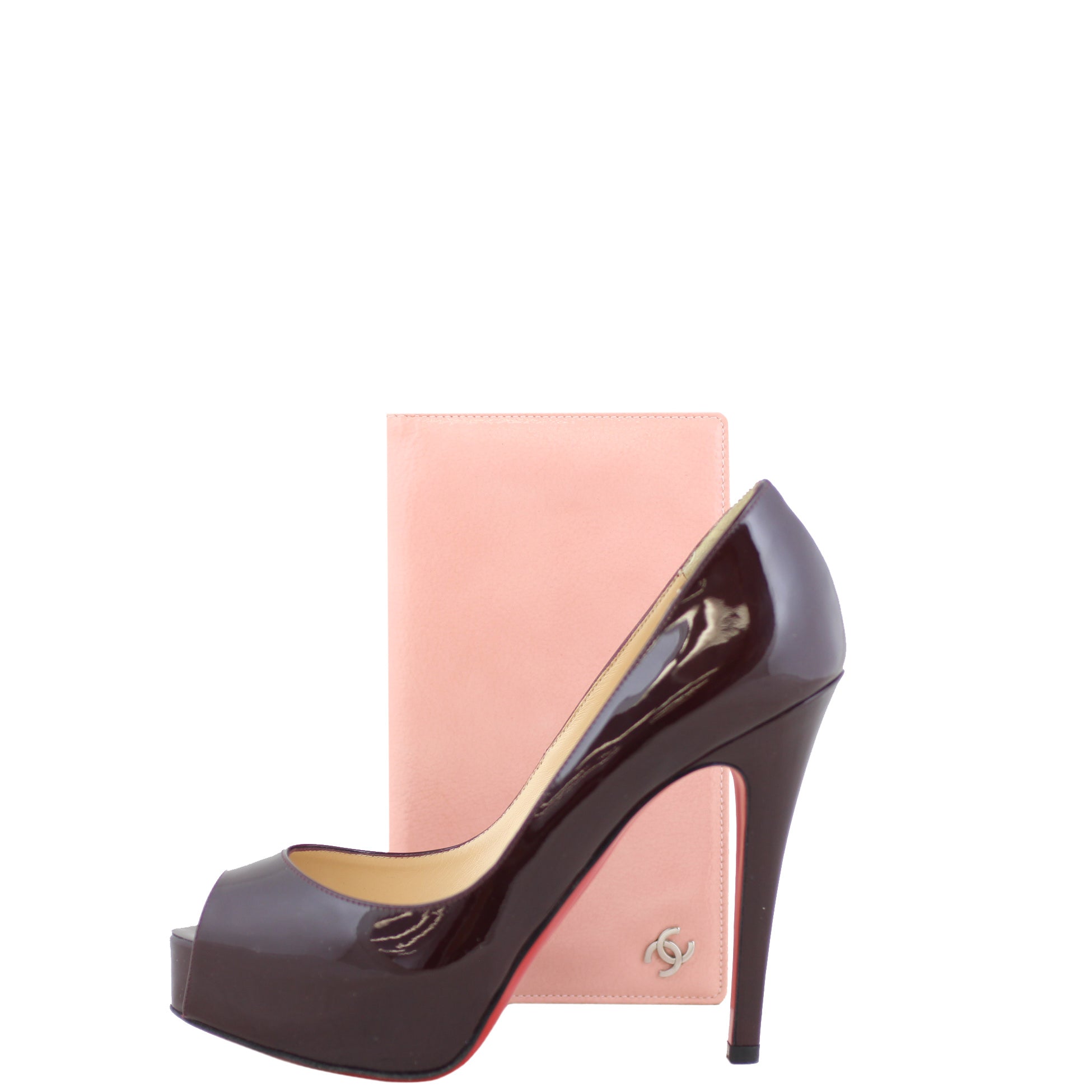 Chanel CC Bifold Travel Wallet Scale