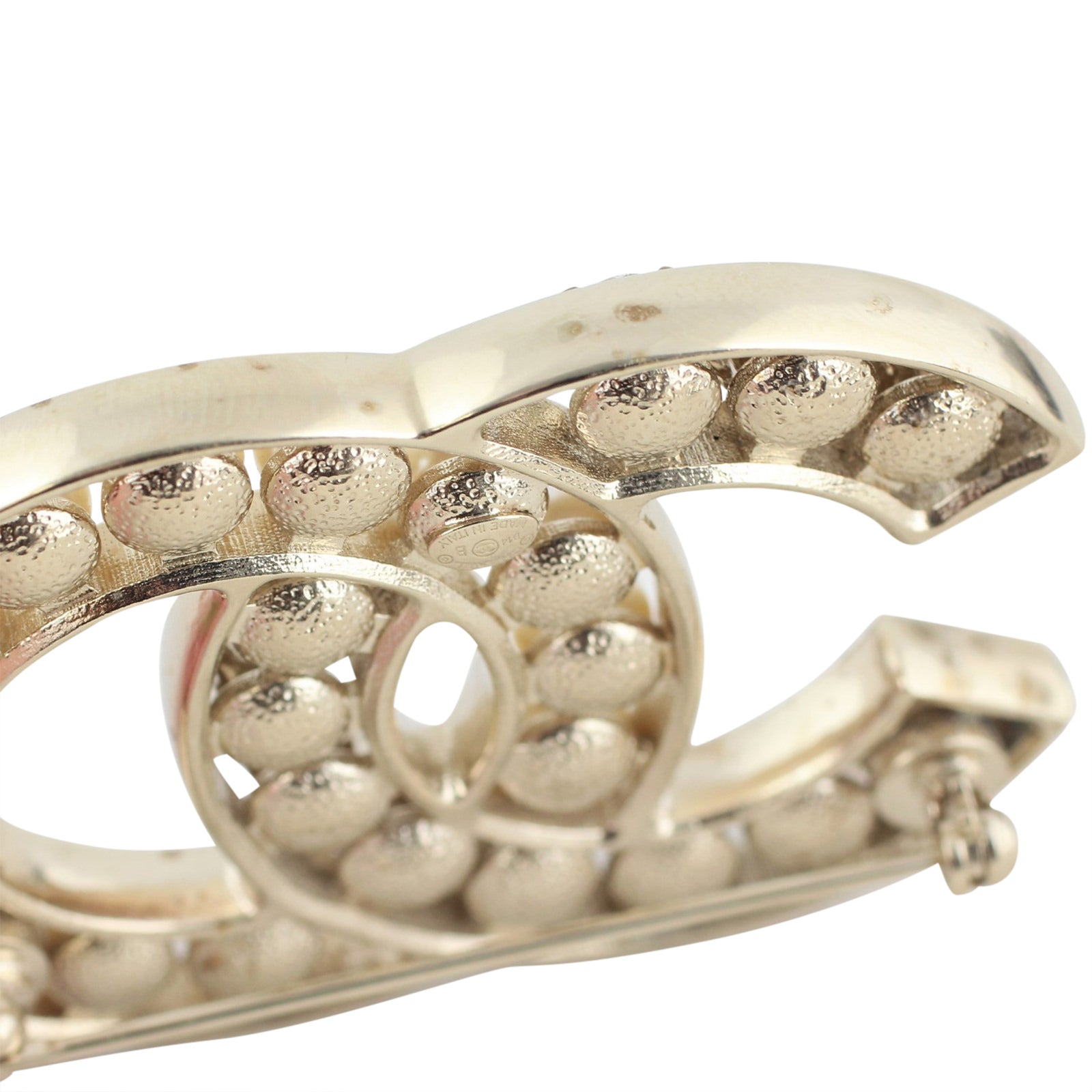 Chanel CC Pearl and Crystal Brooch Details