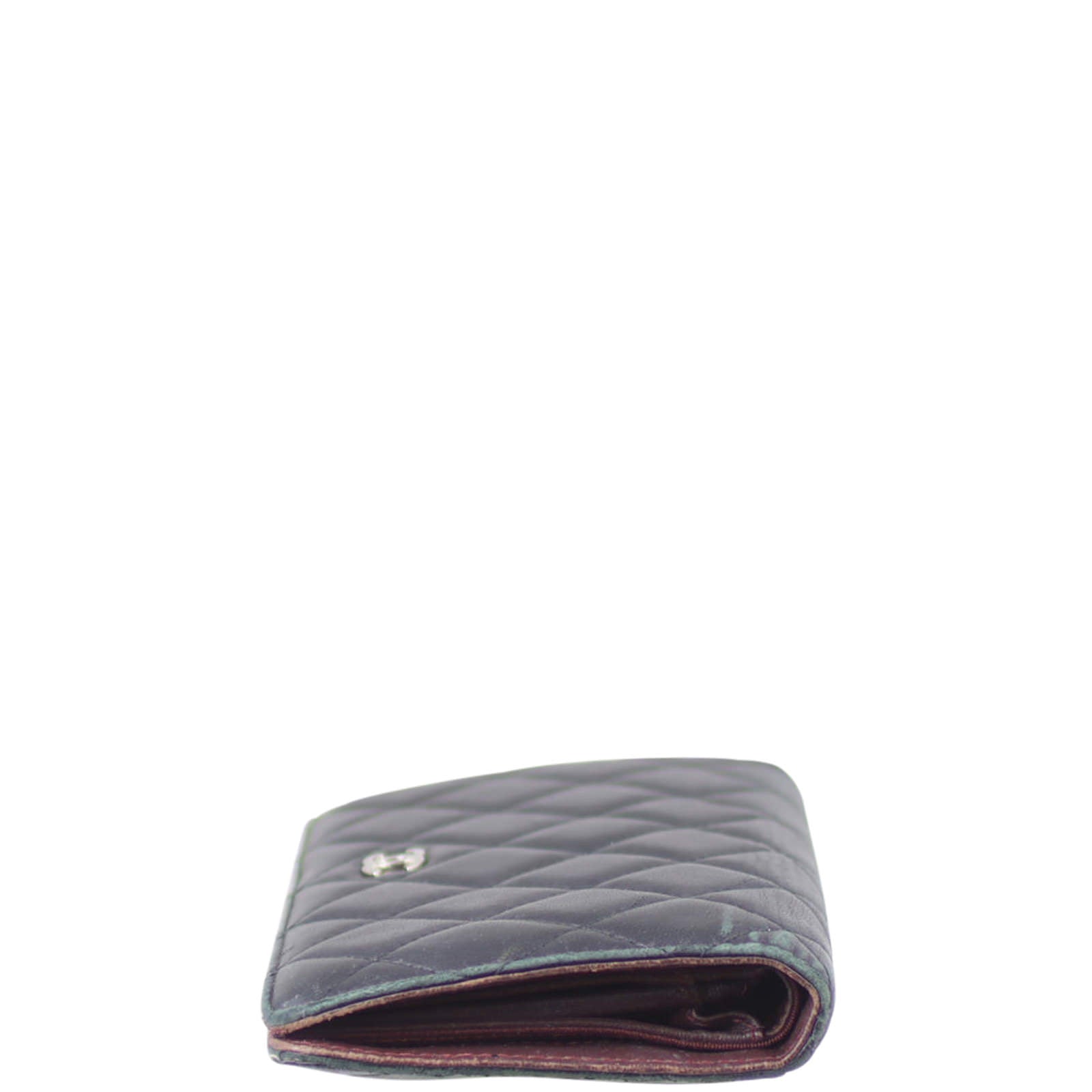 Chanel CC Yen Wallet side