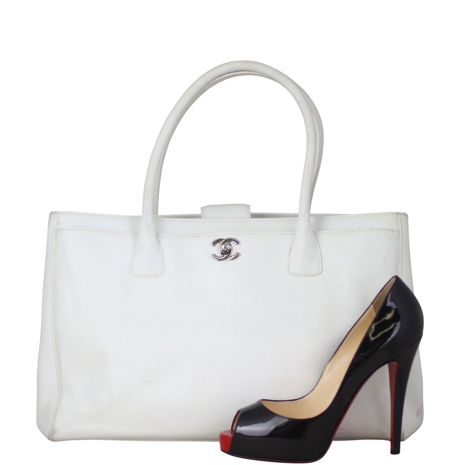 Chanel Cerf Tote Scale