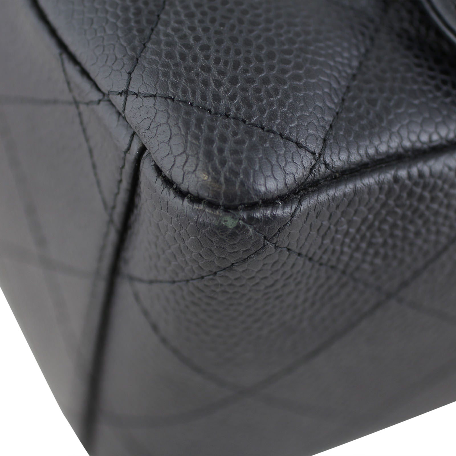 Chanel Classic Double Flap Maxi corner