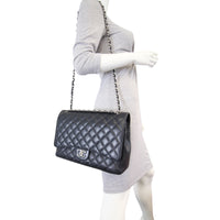 Chanel Classic Double Flap Maxi mannequin