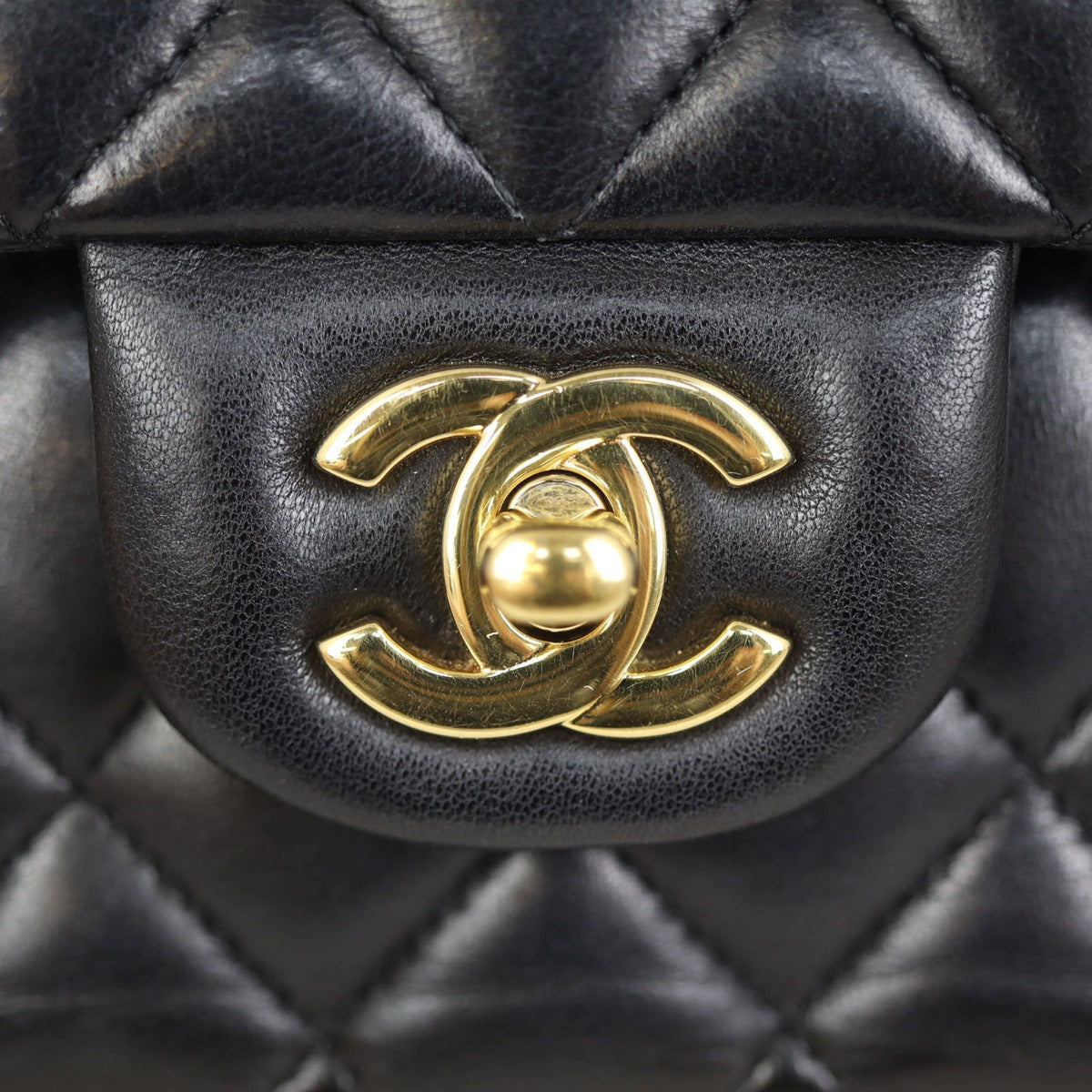 Chanel Classic Double Flap Medium | Gold Hardware 19 Series