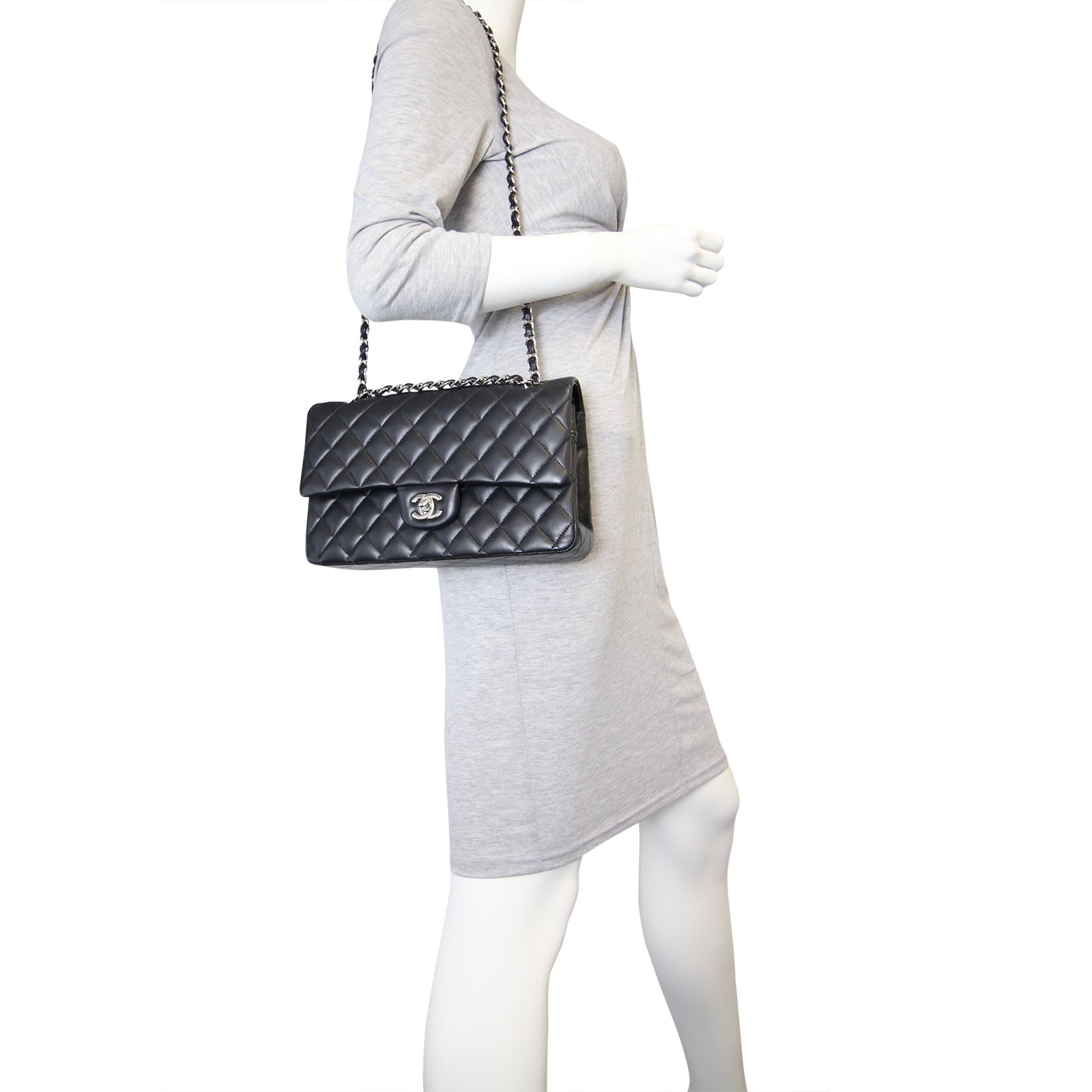 Chanel Classic Double Flap Medium mannequin