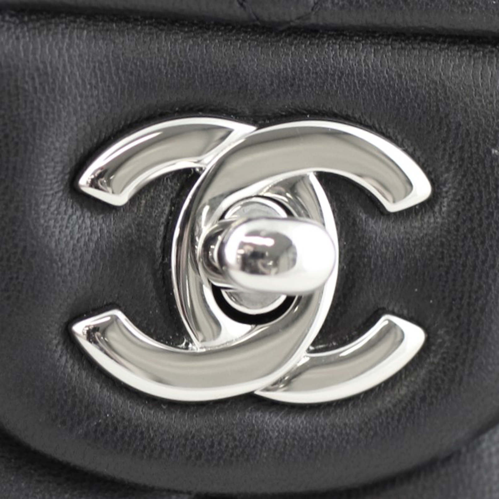 Chanel Classic Double Flap Medium turnlock