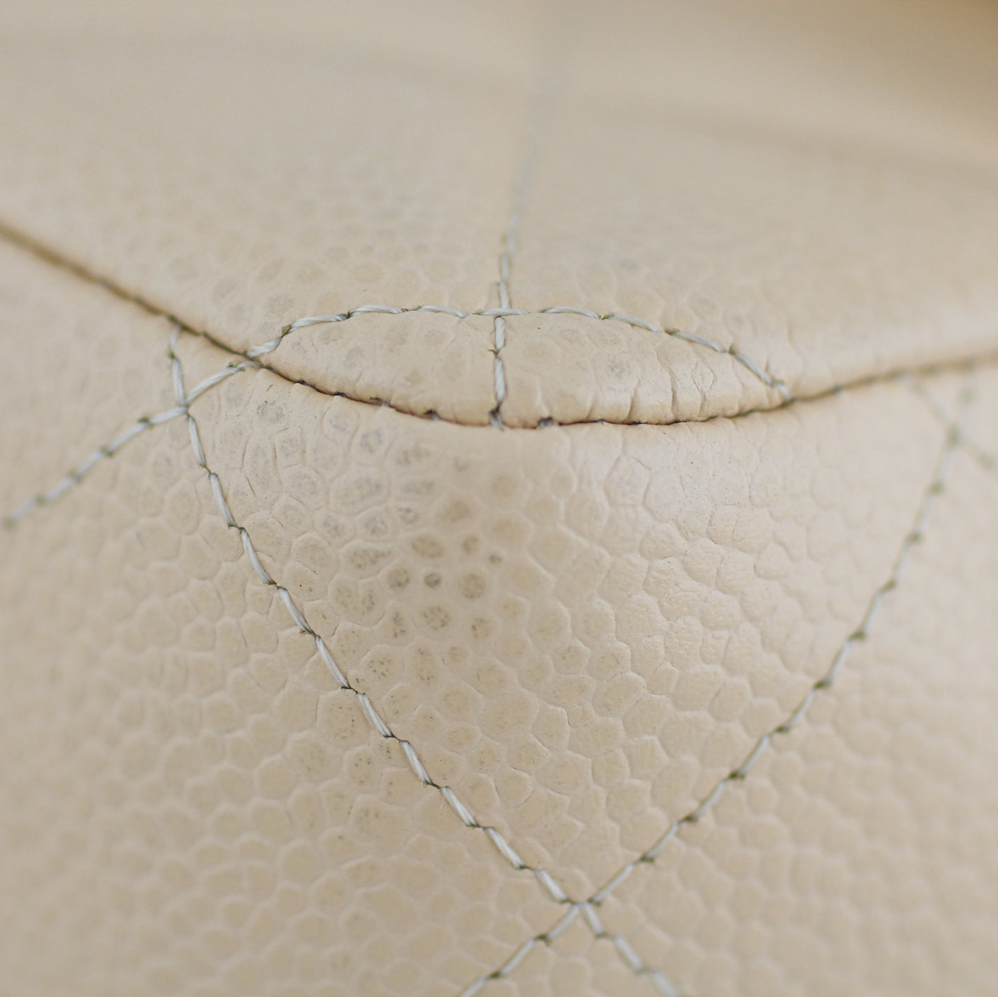 Gucci Jackie Small Soft Tote Edge