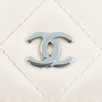 Chanel Classic Wallet on Chain Logo