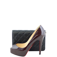 Chanel Classic Wallet on Chain Scale