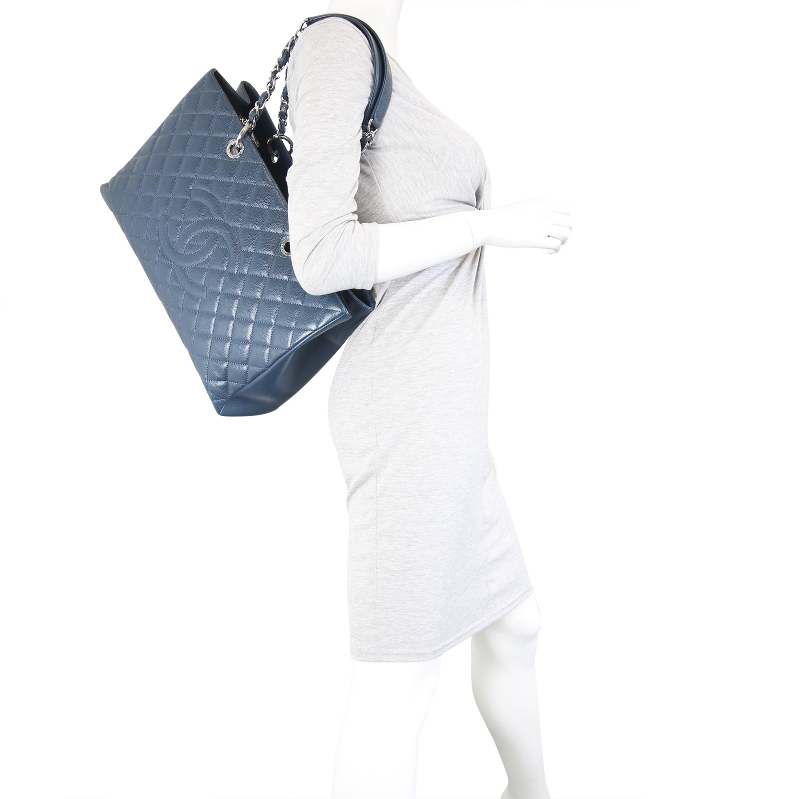 Chanel Grand Shopping Tote XL mannequin