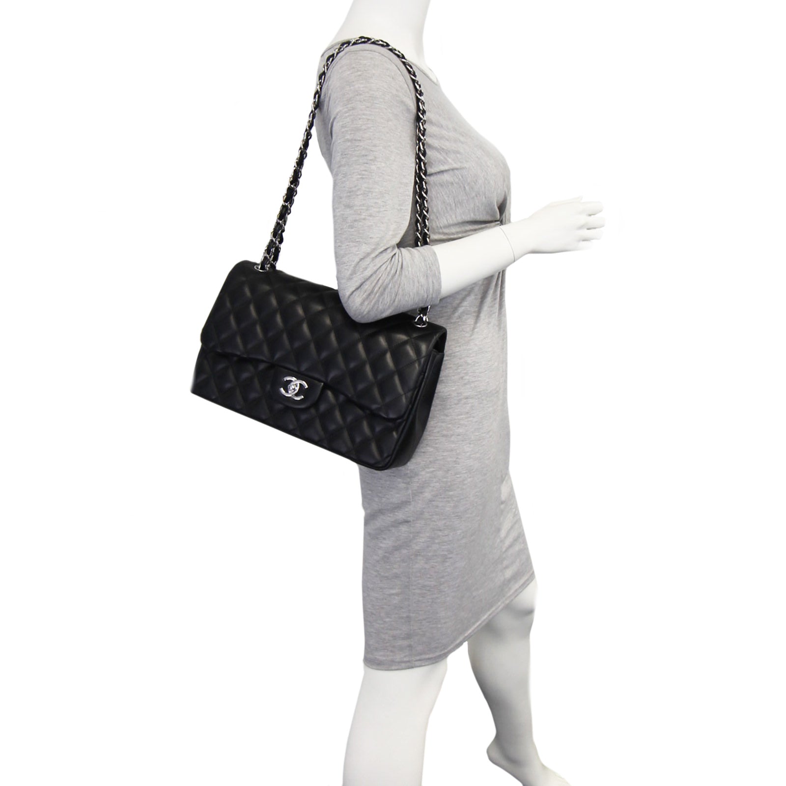 Chanel Classic Double Flap Jumbo mannequin
