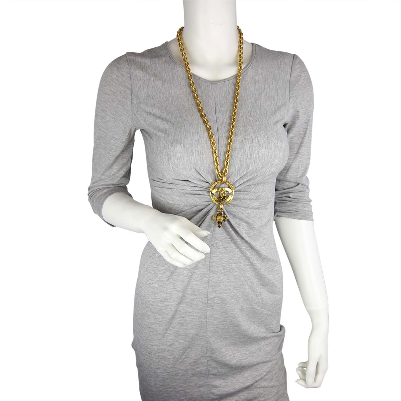 Chanel CC Pendant Necklace Mannequin