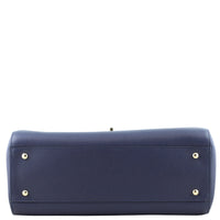 Chanel Neo Executive Shopping Tote base