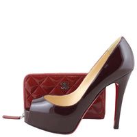  Chanel Patent Zipped Small Wallet  Scale