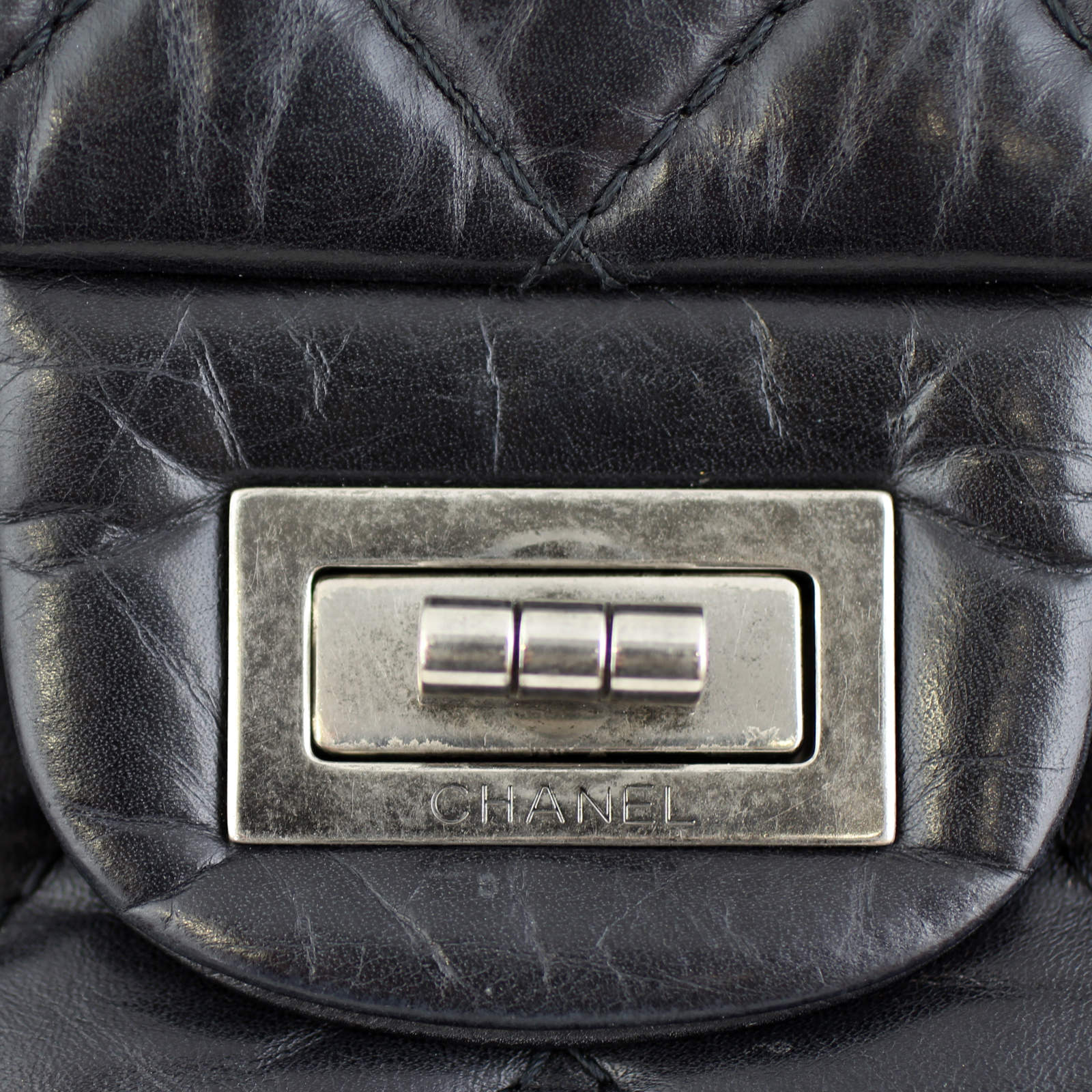 Chanel 2.55 Reissue 227 Flap Bag Lock
