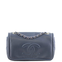 Chanel Timeless Caviar Flap Medium front