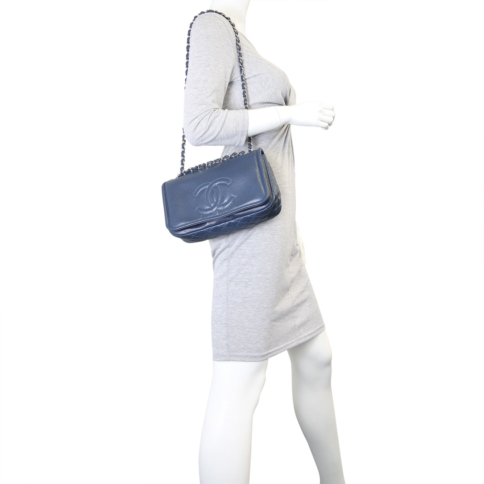 Chanel Timeless Caviar Flap Medium mannequin